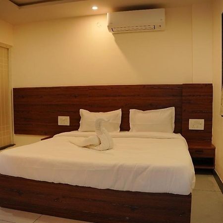 Super Townhouse Shivamogga Formerly Karthik Bhavan Экстерьер фото