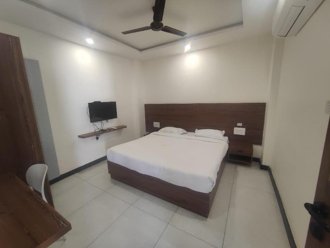 Super Townhouse Shivamogga Formerly Karthik Bhavan Экстерьер фото