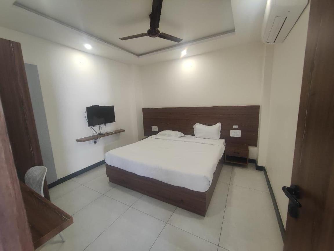 Super Townhouse Shivamogga Formerly Karthik Bhavan Экстерьер фото