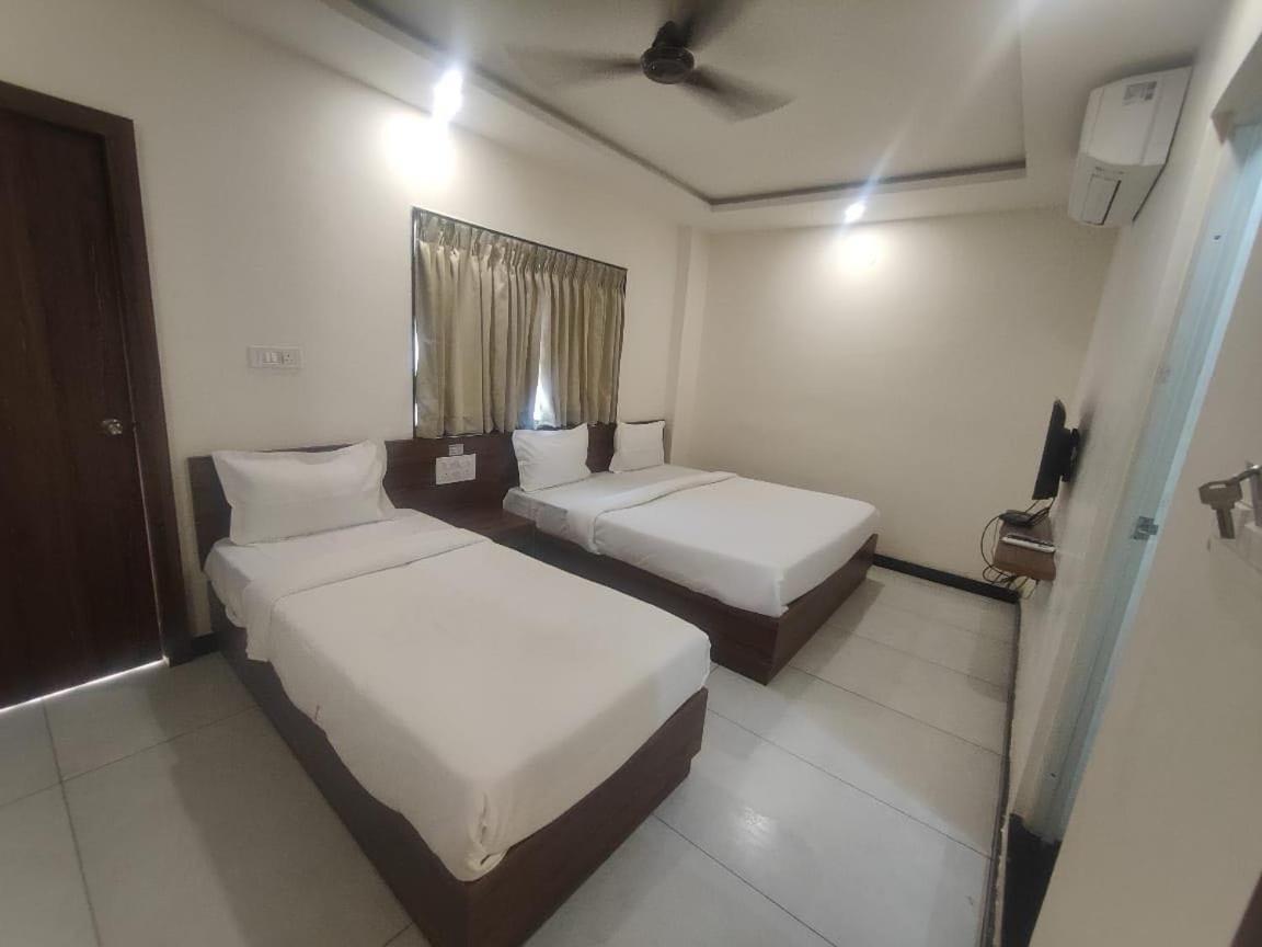 Super Townhouse Shivamogga Formerly Karthik Bhavan Экстерьер фото